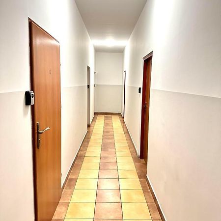 Orzelek Hostel Gniezno Buitenkant foto
