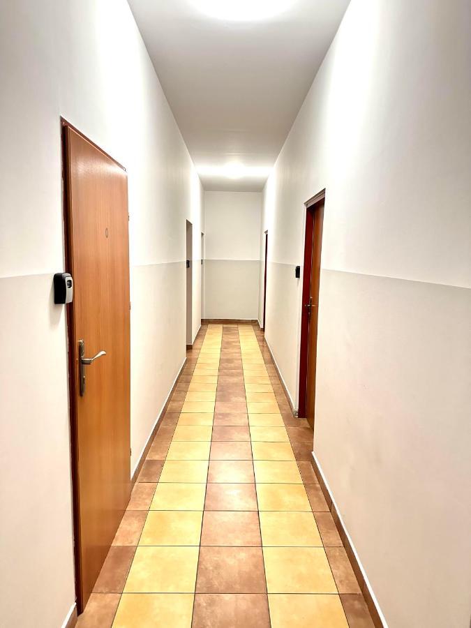 Orzelek Hostel Gniezno Buitenkant foto